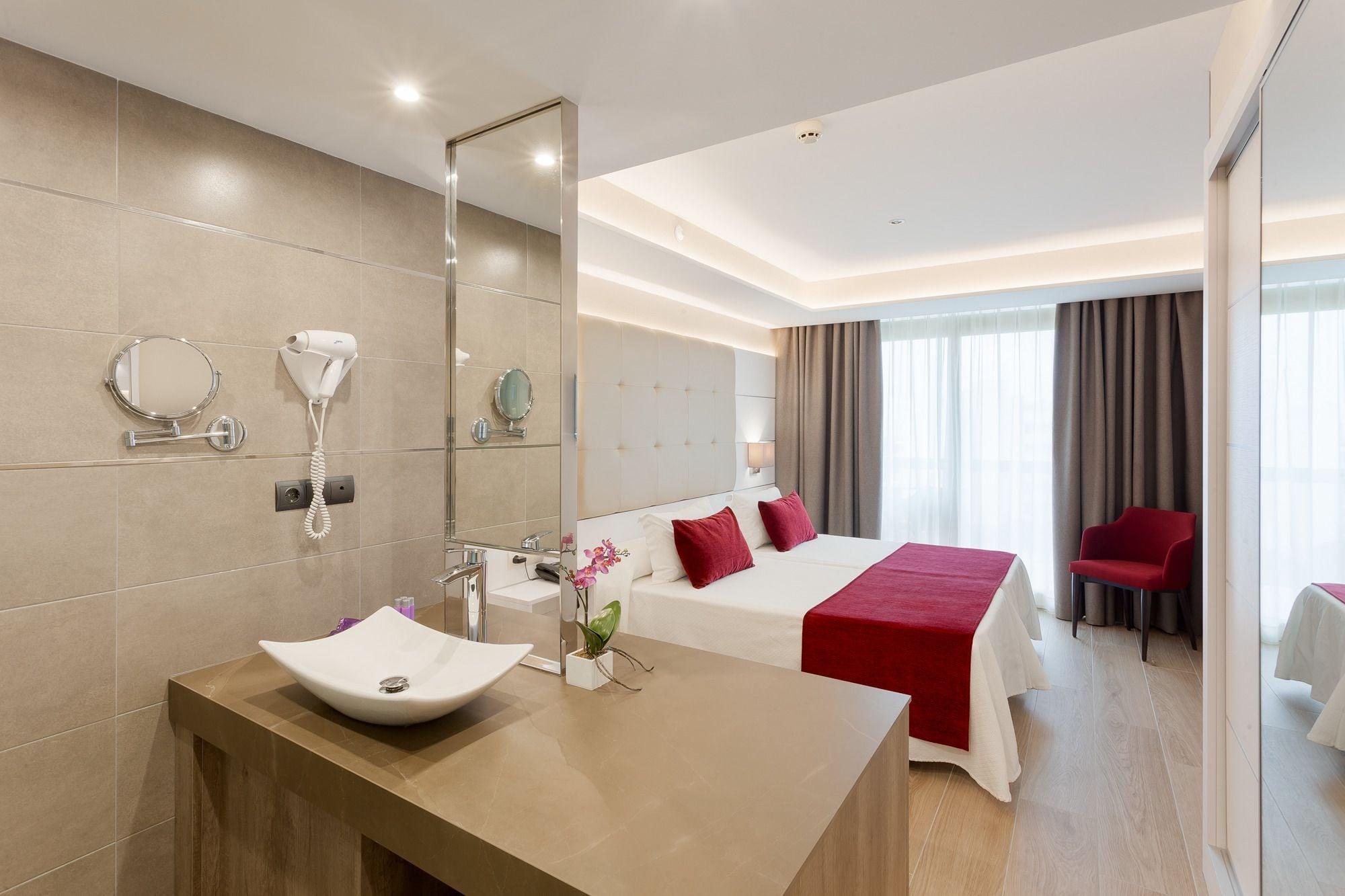 Hotel Beverly Park & 4*